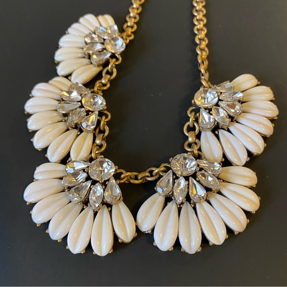 J.CREW signed Rhinestone Jeweled White fan Art Deco Bib Statement Necklace - Picture 9 of 12